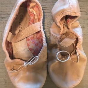 Girls Capezio Ballet Shoes Size 1M